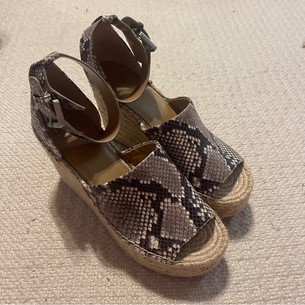 Marc Fisher LTD Snakeskin Espadrille Wedges 9